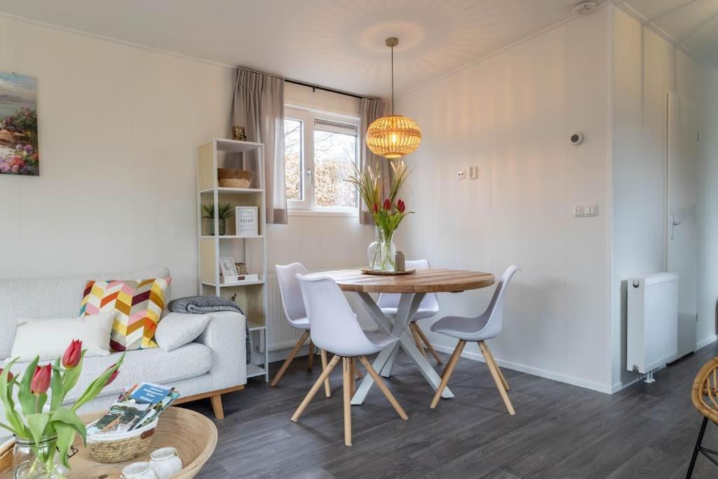 Gezellig Modern Chalet Midden Op De Veluwe Epe Eksteriør billede