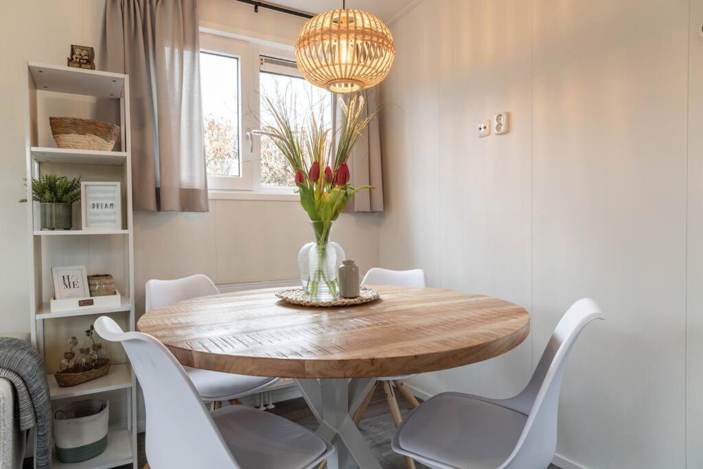 Gezellig Modern Chalet Midden Op De Veluwe Epe Eksteriør billede