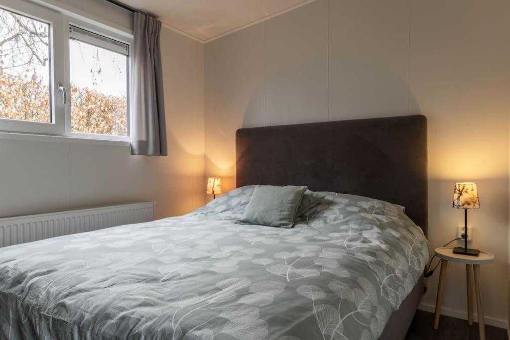 Gezellig Modern Chalet Midden Op De Veluwe Epe Eksteriør billede